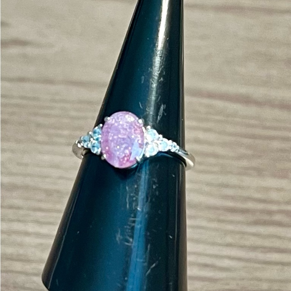 Elegant Silver Ring with Clear Gemstone